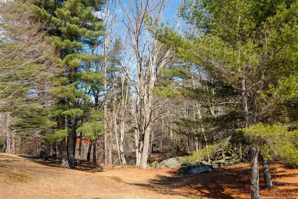 2 Sagamore Lane Rochester NH 03867