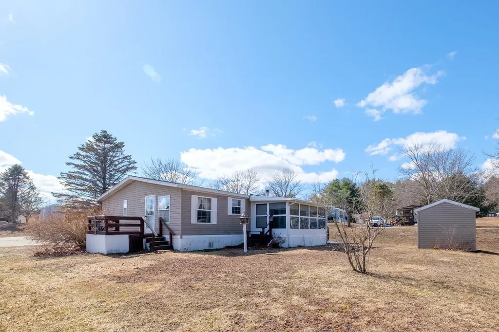 2 Sagamore Lane Rochester NH 03867