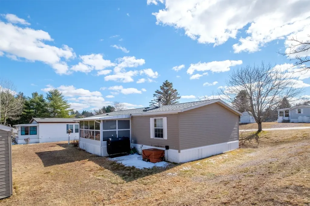 2 Sagamore Lane Rochester NH 03867
