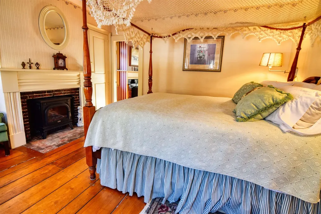 27 Nh Route 25 Plymouth NH 03264