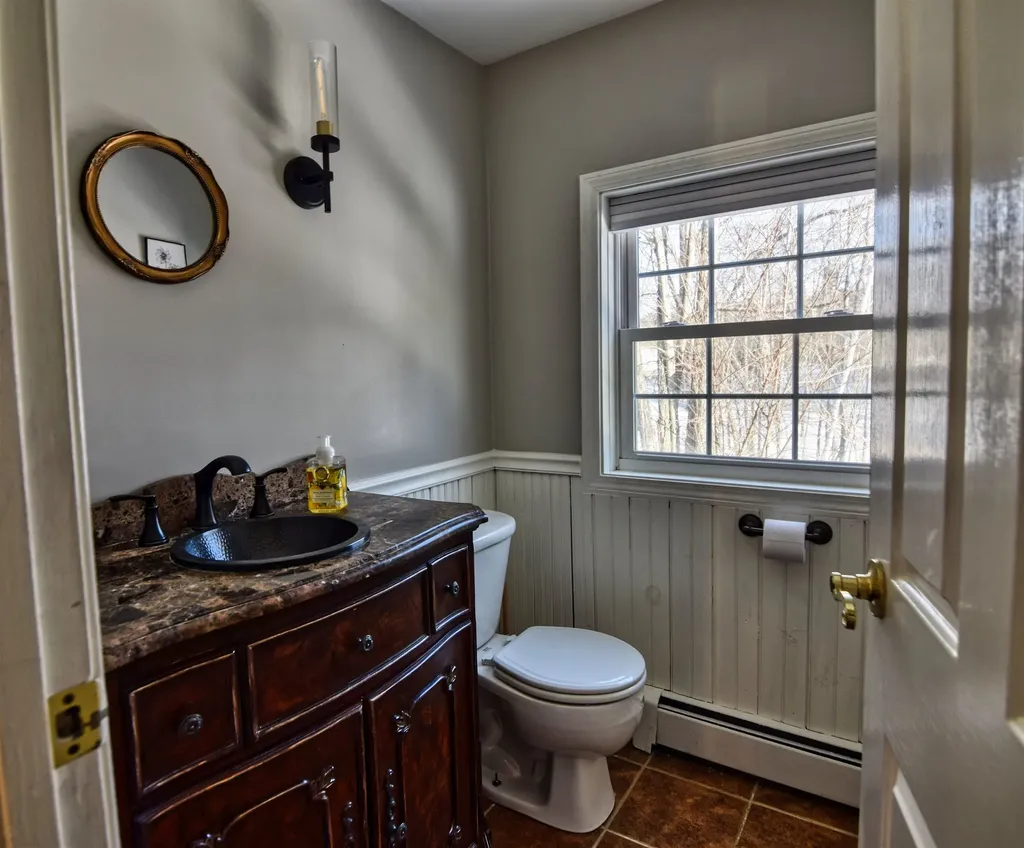 27 Nh Route 25 Plymouth NH 03264