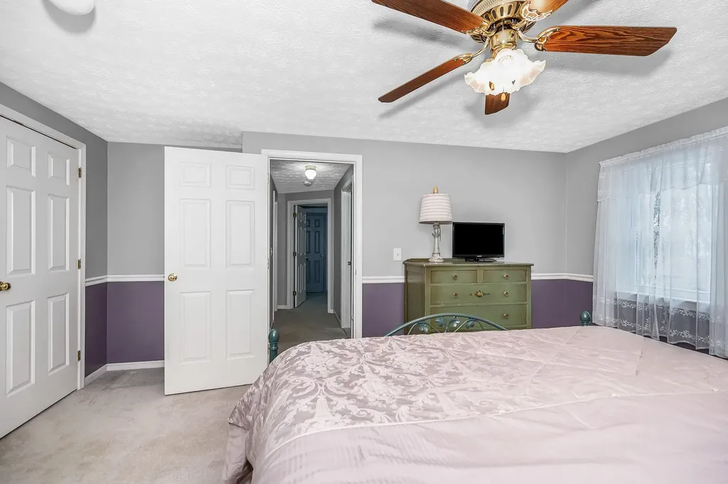 11 Linden Street Hudson NH 03051