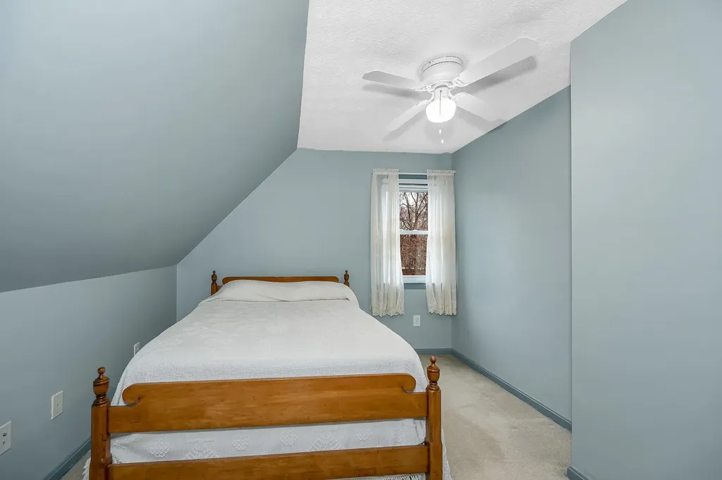 11 Linden Street Hudson NH 03051