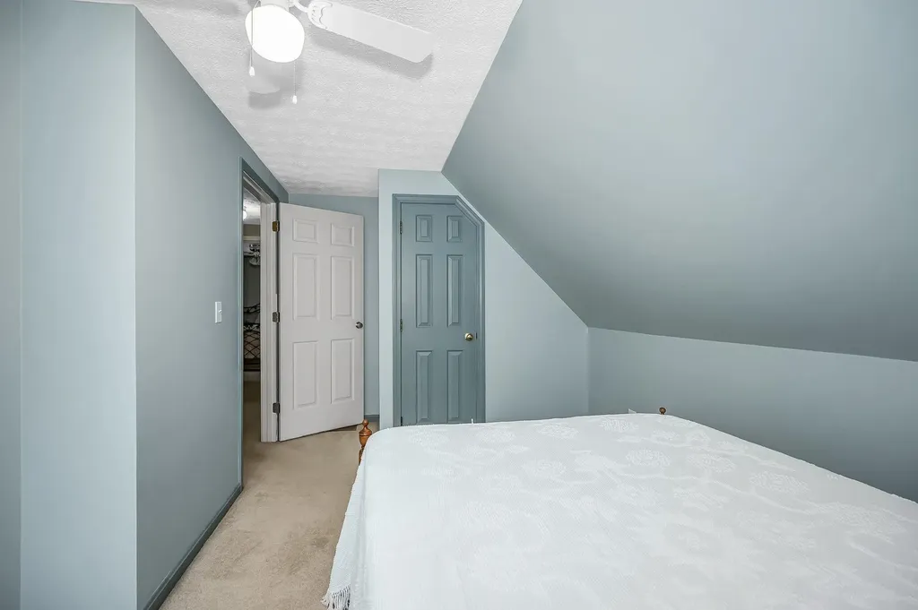 11 Linden Street Hudson NH 03051