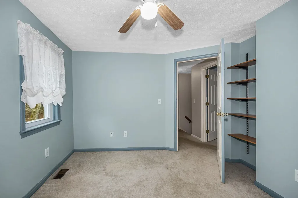 11 Linden Street Hudson NH 03051