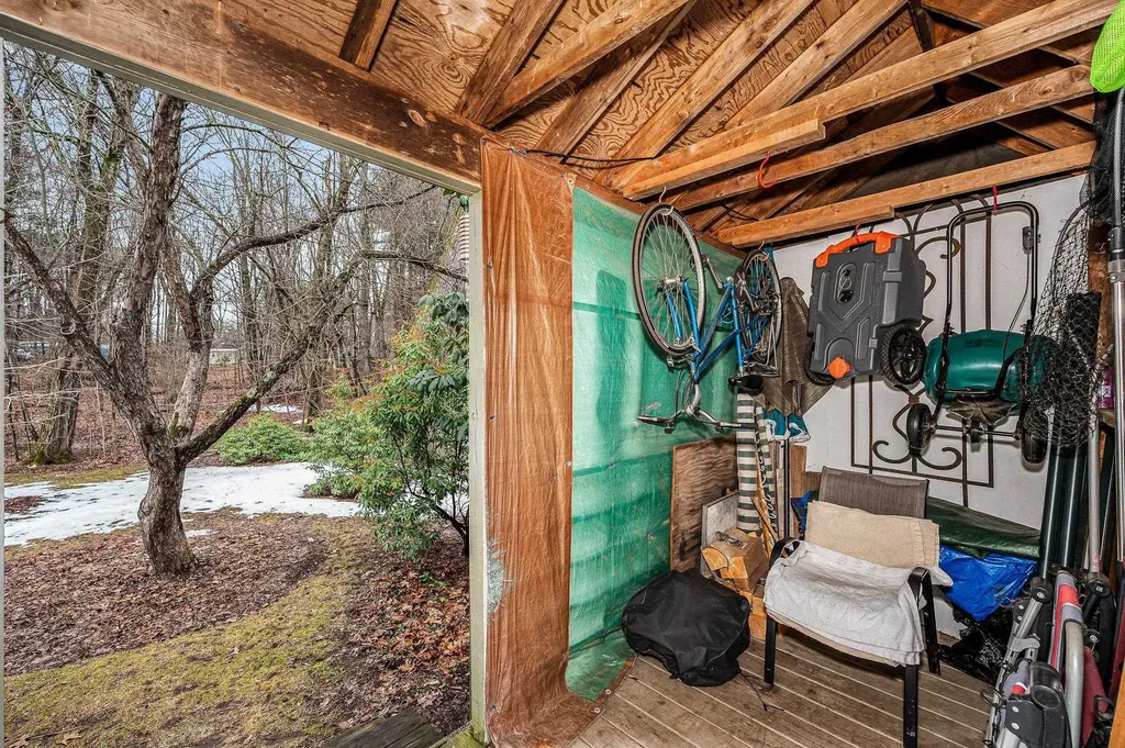 11 Linden Street Hudson NH 03051