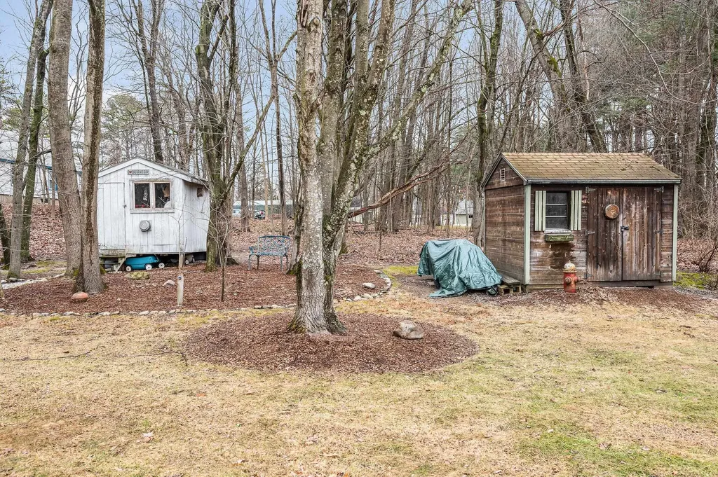 11 Linden Street Hudson NH 03051