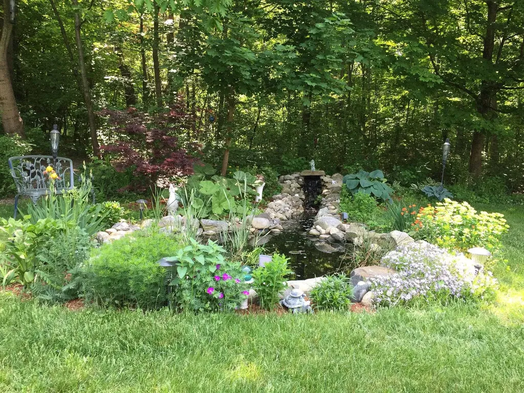 11 Linden Street Hudson NH 03051