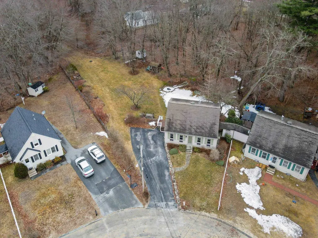 11 Linden Street Hudson NH 03051