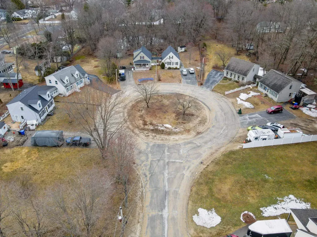 11 Linden Street Hudson NH 03051