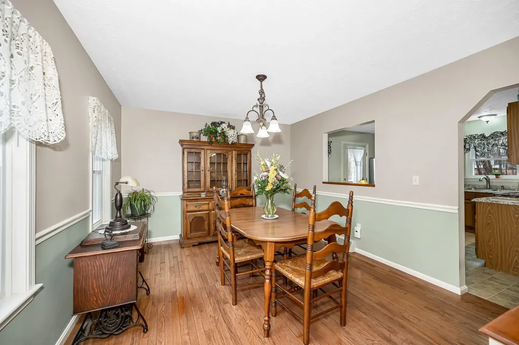 11 Linden Street Hudson NH 03051