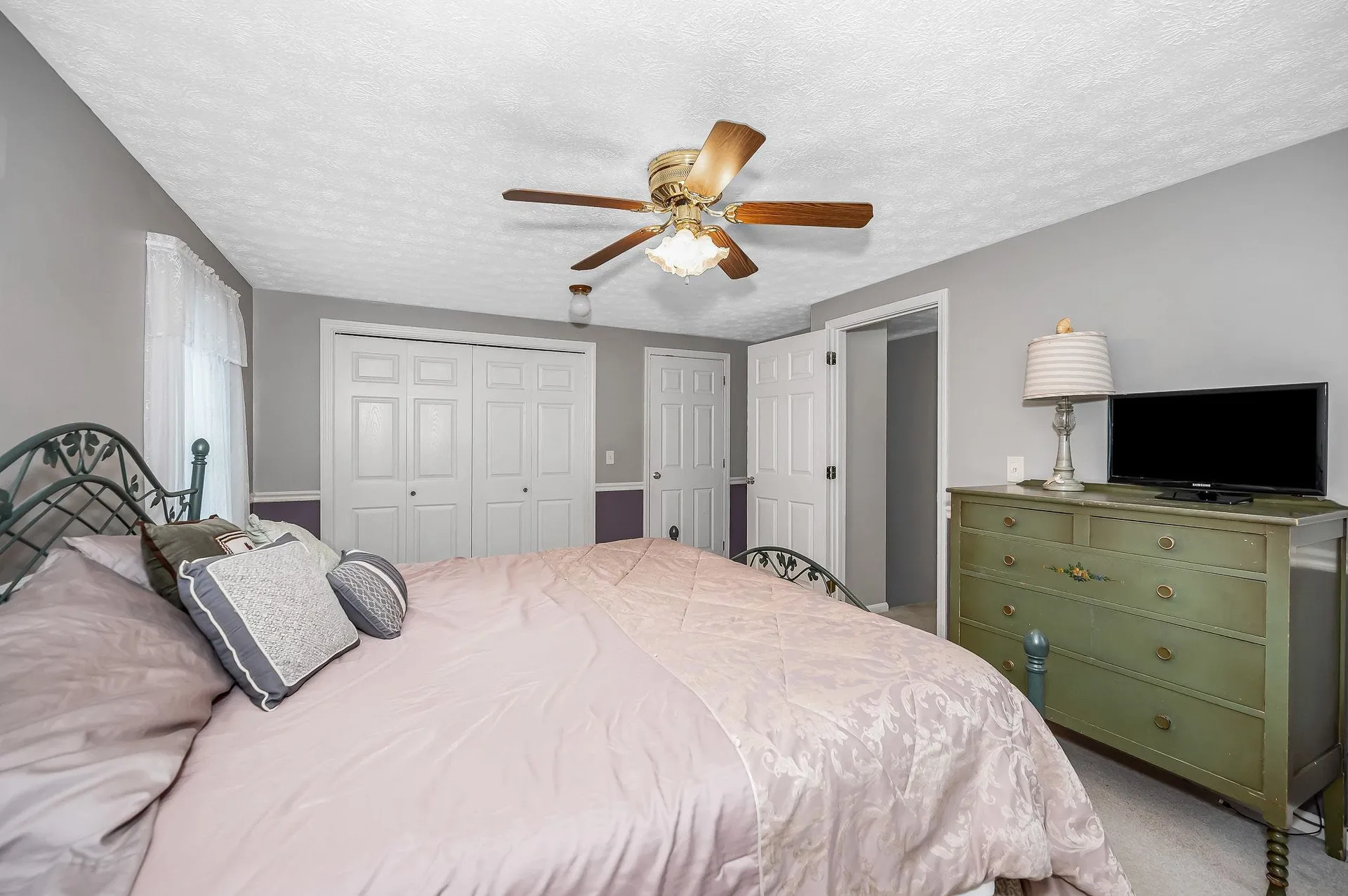 11 Linden Street Hudson NH 03051