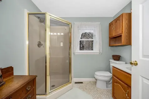 11 Linden Street Hudson NH 03051