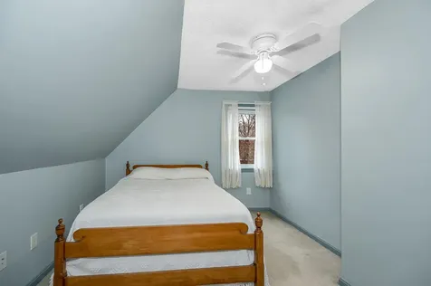 11 Linden Street Hudson NH 03051