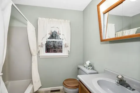 11 Linden Street Hudson NH 03051