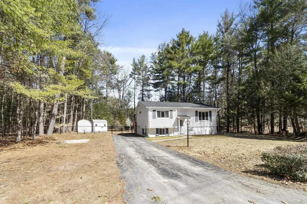21 Hastings Circle Hinsdale NH 03451