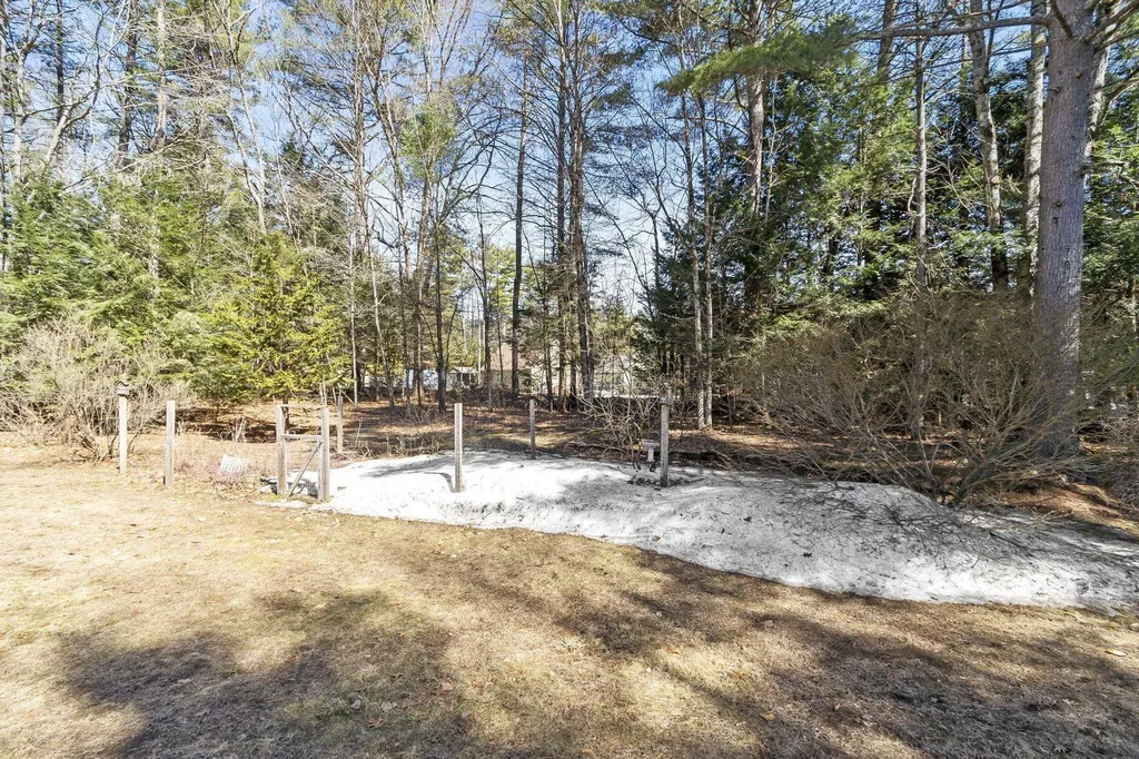 21 Hastings Circle Hinsdale NH 03451