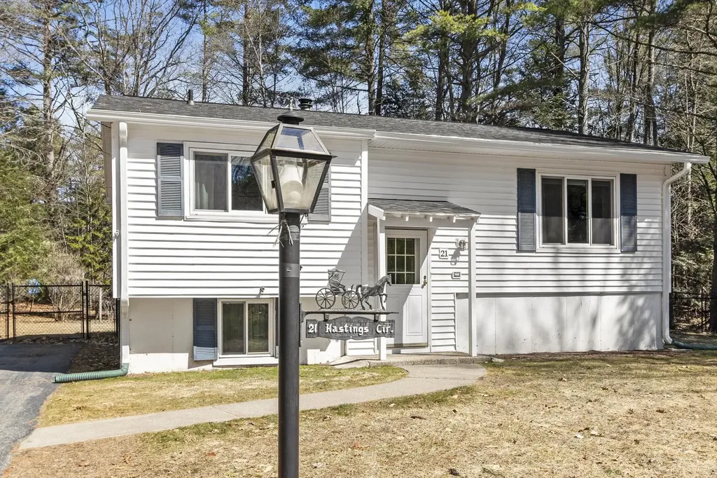 21 Hastings Circle Hinsdale NH 03451
