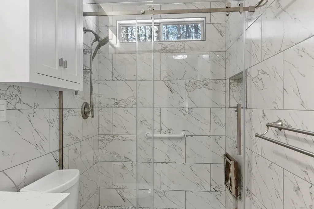 21 Hastings Circle Hinsdale NH 03451