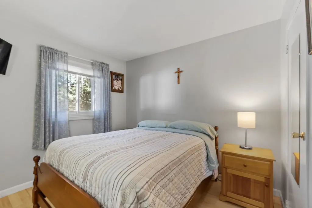 21 Hastings Circle Hinsdale NH 03451