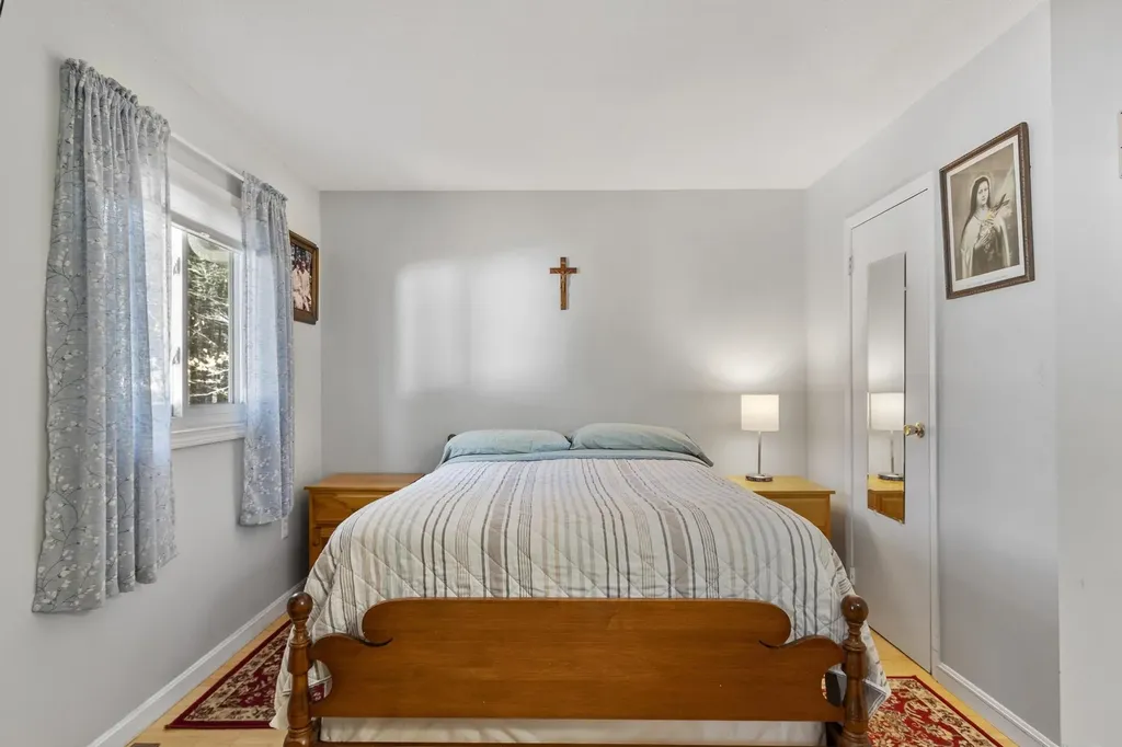 21 Hastings Circle Hinsdale NH 03451