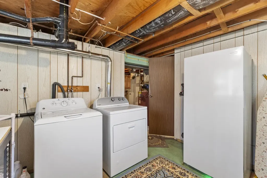 21 Hastings Circle Hinsdale NH 03451