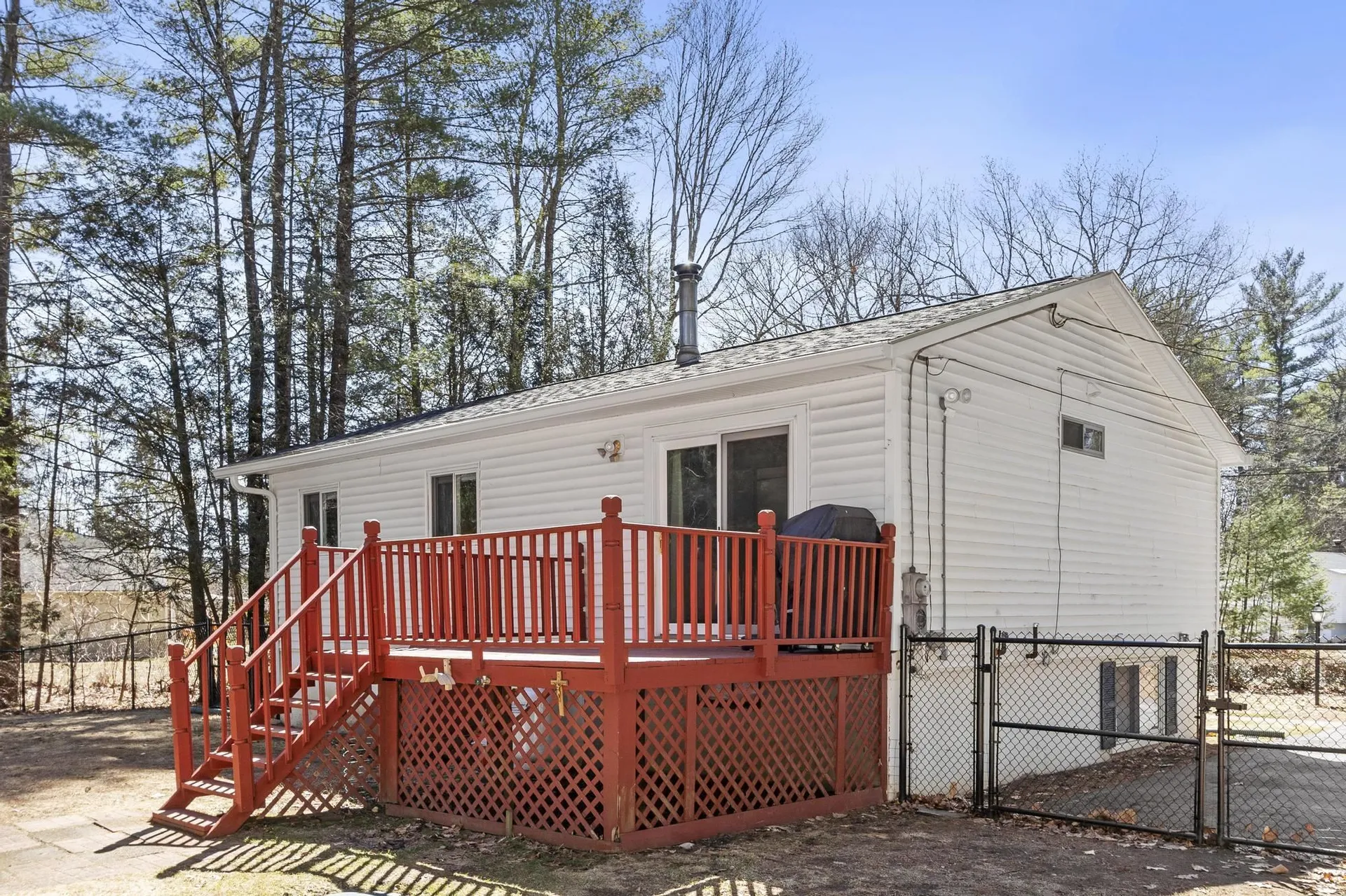 21 Hastings Circle Hinsdale NH 03451