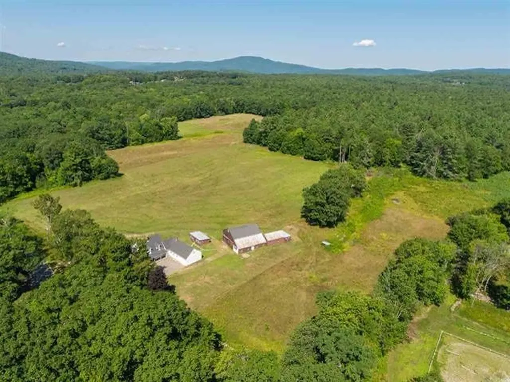 350 North And 7 Montgomery Road Salisbury NH 03268