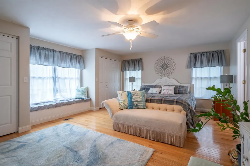 13 Cricket Hill Road East Kingston NH 03827