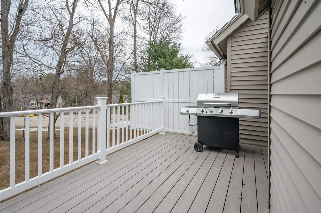 13 Cricket Hill Road East Kingston NH 03827