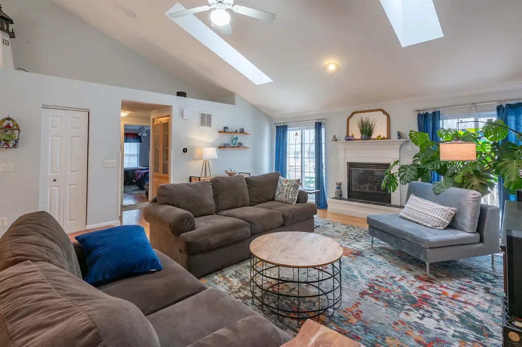 13 Cricket Hill Road East Kingston NH 03827