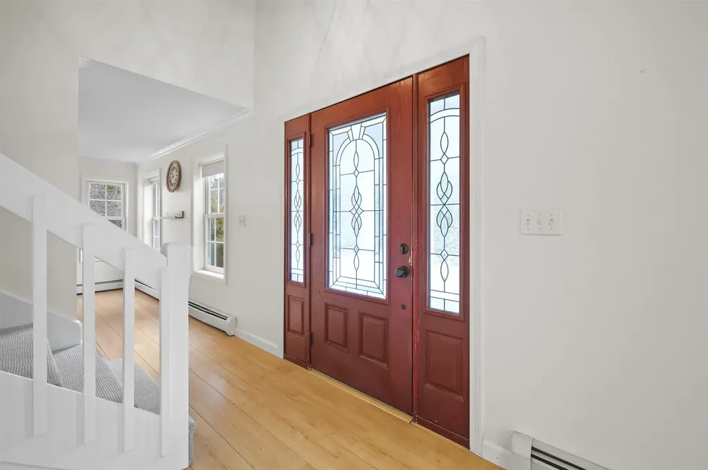 18 Shannon Way Brentwood NH 03833