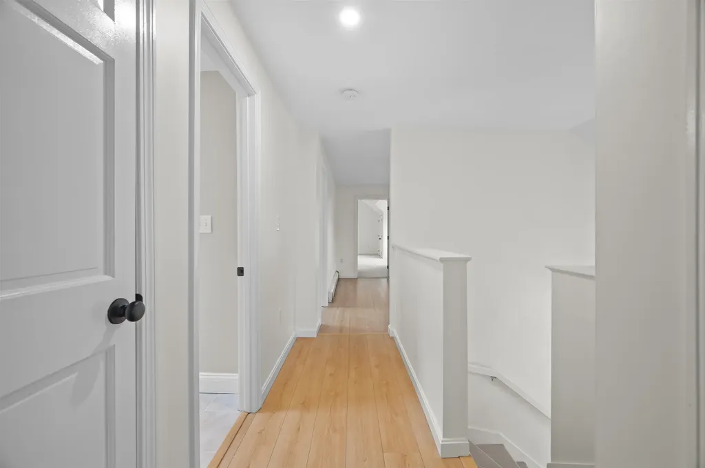 18 Shannon Way Brentwood NH 03833