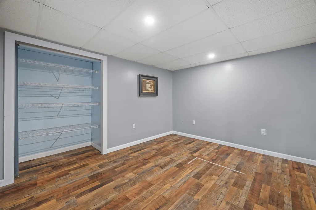 18 Shannon Way Brentwood NH 03833