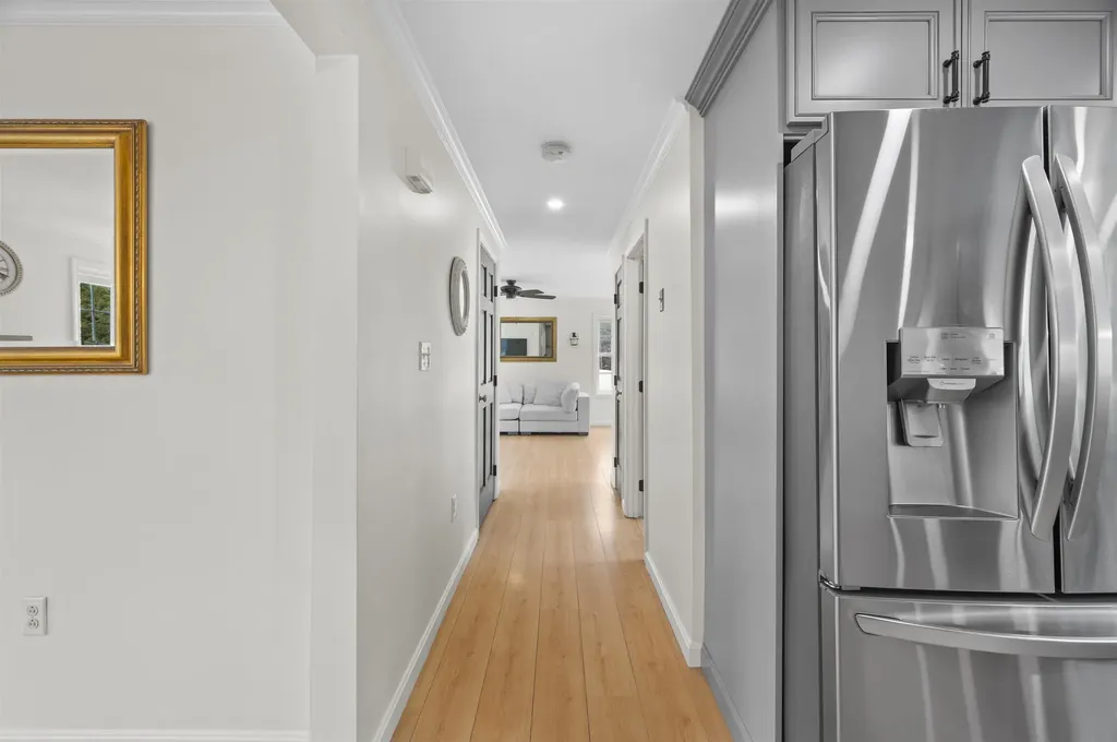 18 Shannon Way Brentwood NH 03833