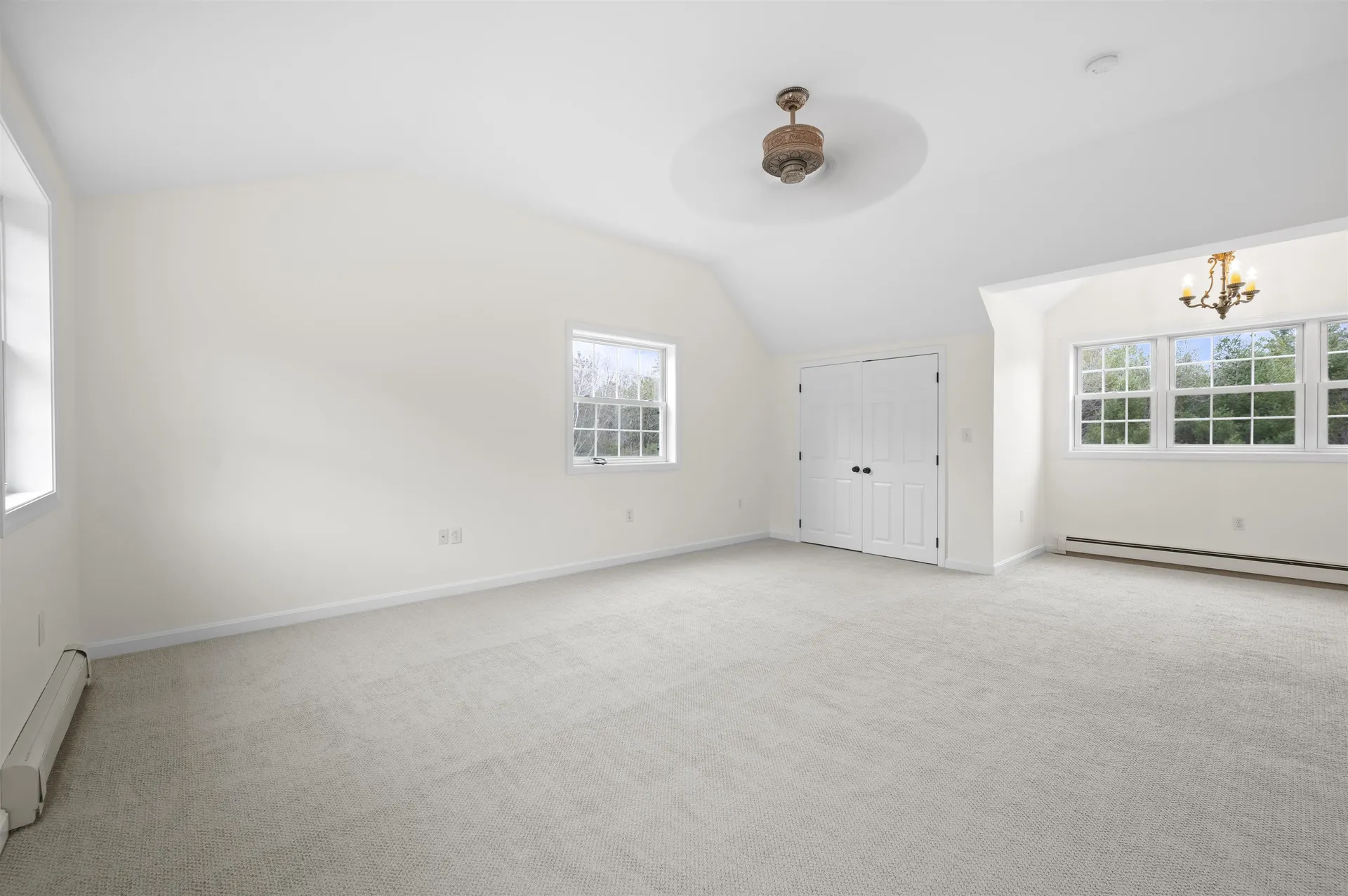 18 Shannon Way Brentwood NH 03833