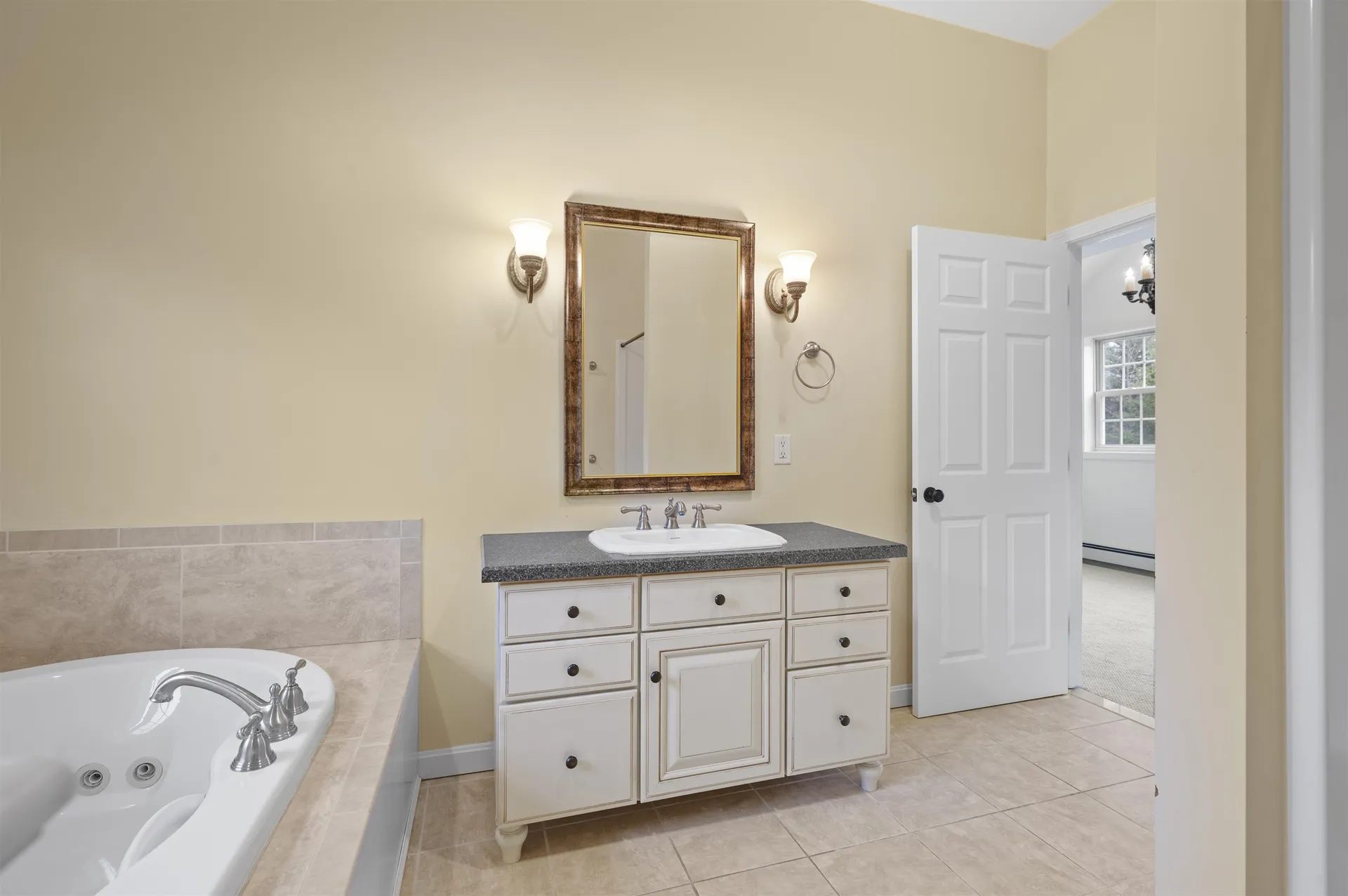 18 Shannon Way Brentwood NH 03833