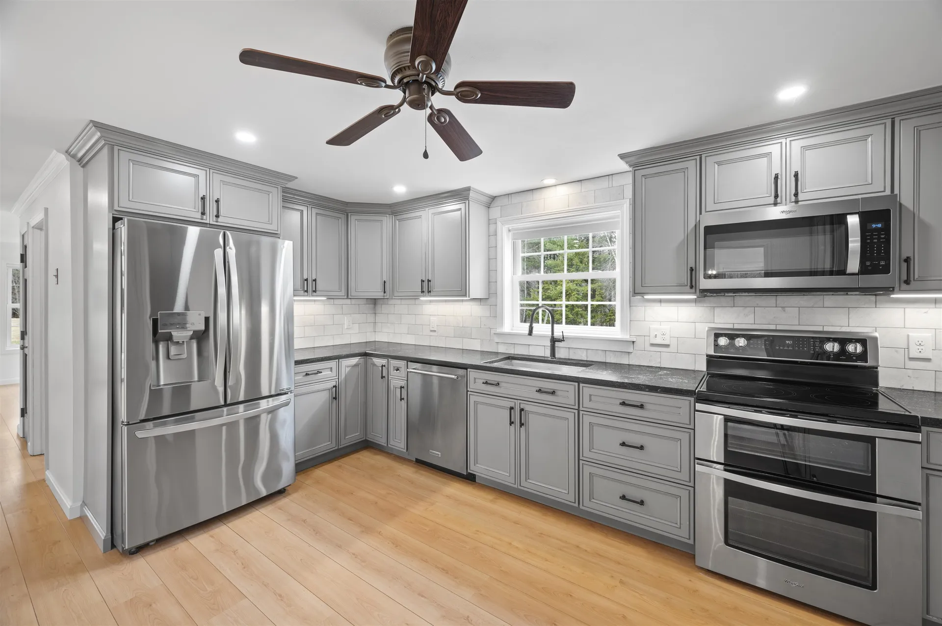 18 Shannon Way Brentwood NH 03833