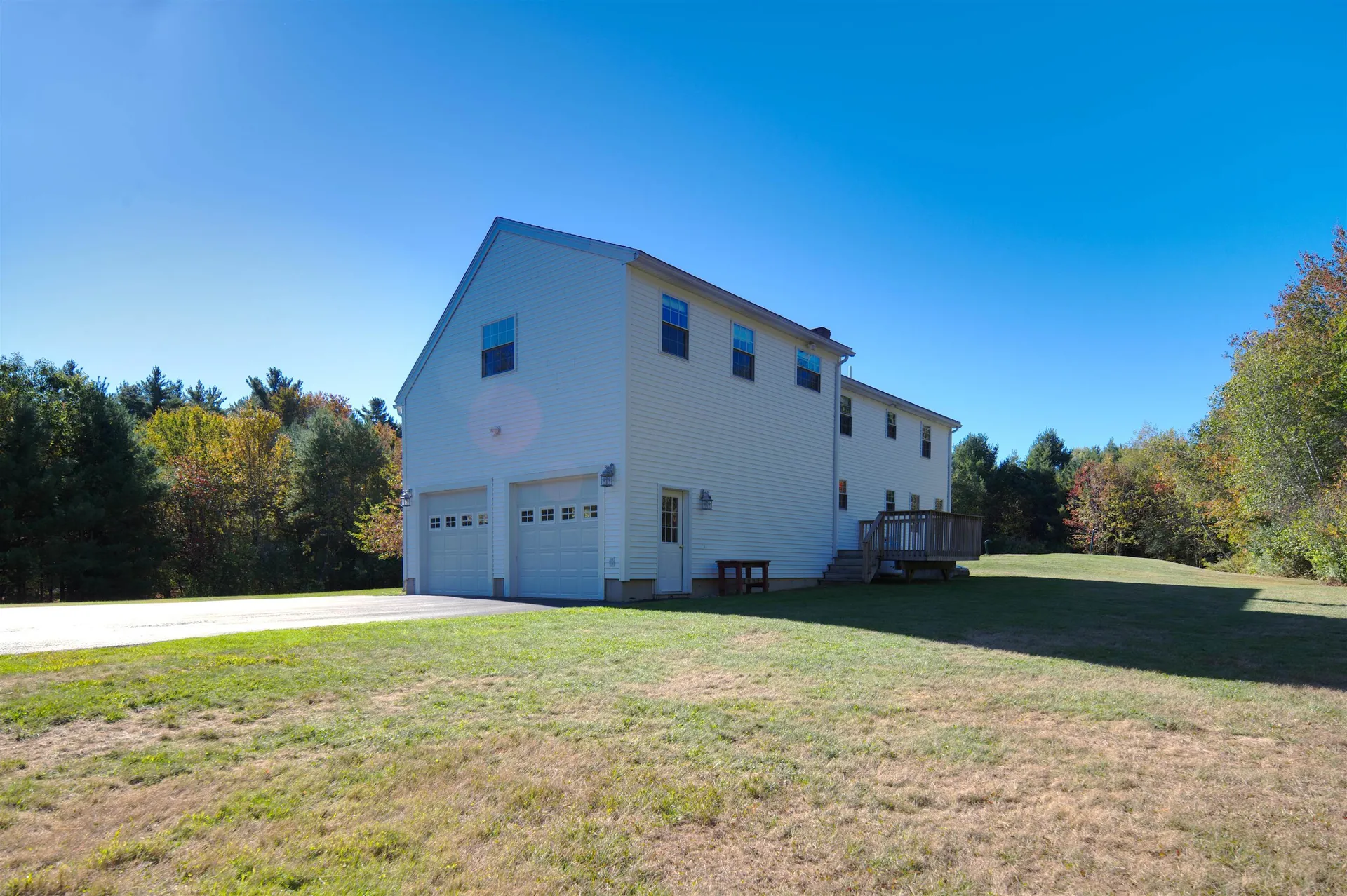 18 Shannon Way Brentwood NH 03833