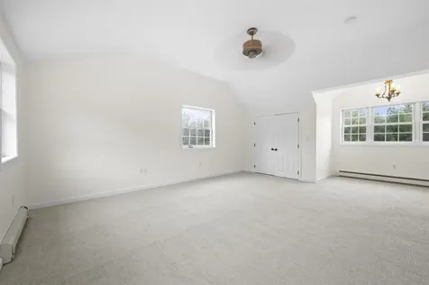 18 Shannon Way Brentwood NH 03833