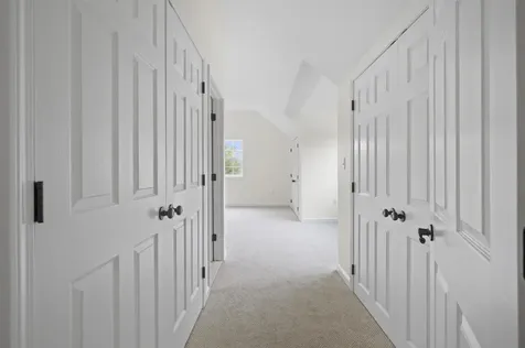 18 Shannon Way Brentwood NH 03833