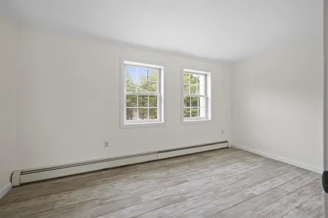 18 Shannon Way Brentwood NH 03833