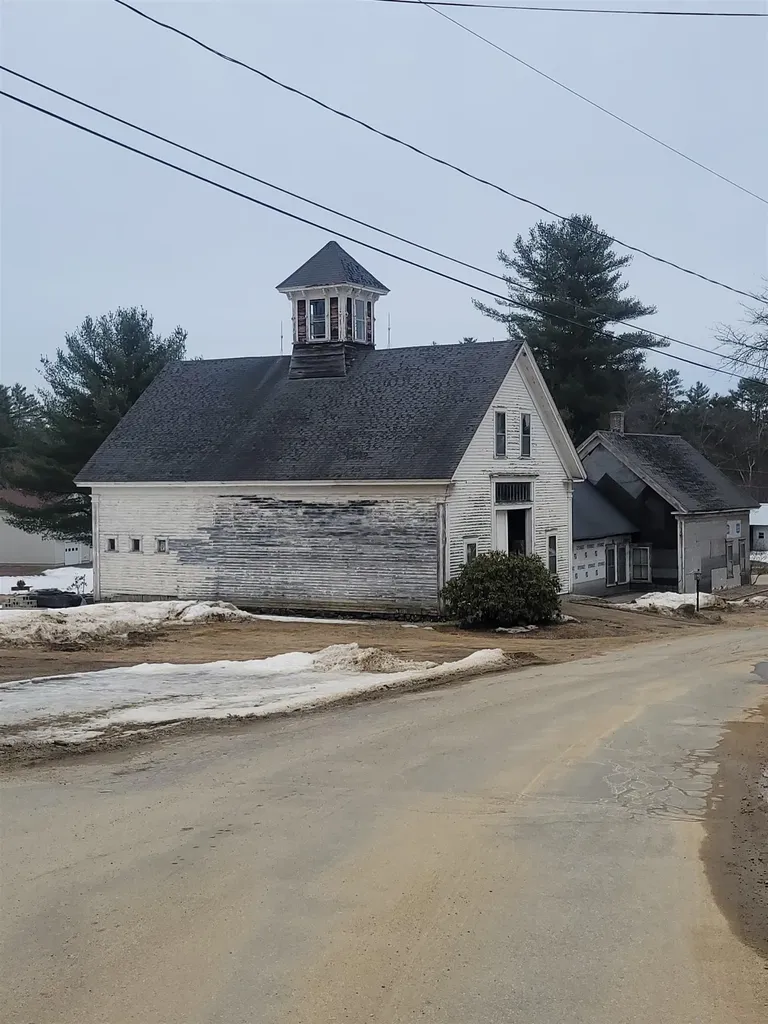 8 Lovejoy Road Loudon NH 03307