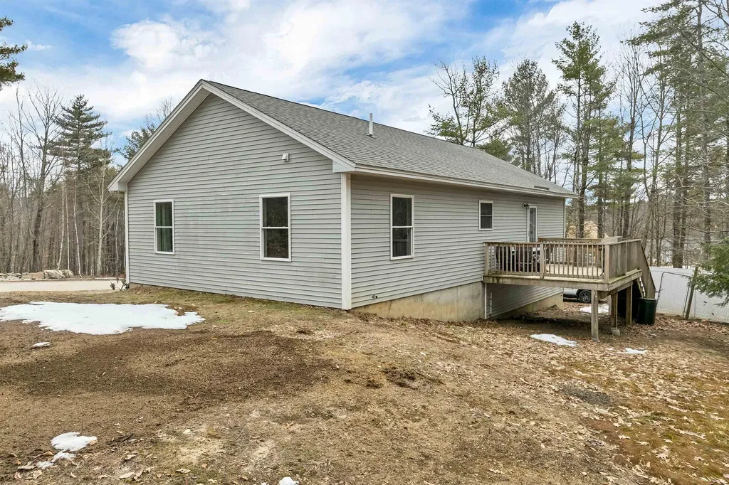 97 Daniel Drive Wakefield NH 03830