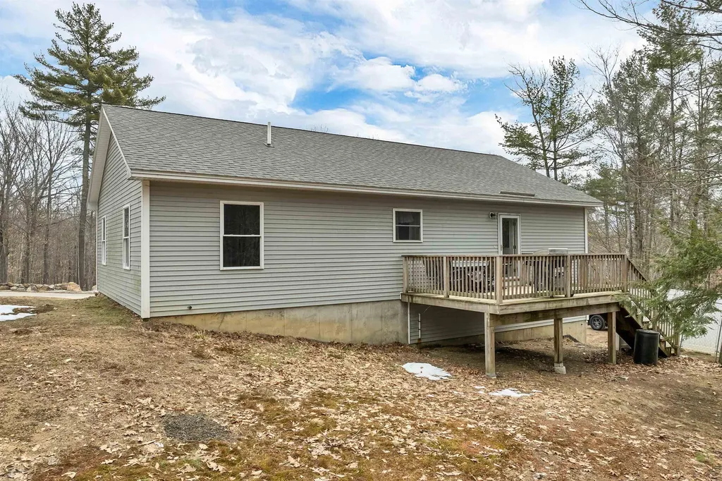 97 Daniel Drive Wakefield NH 03830