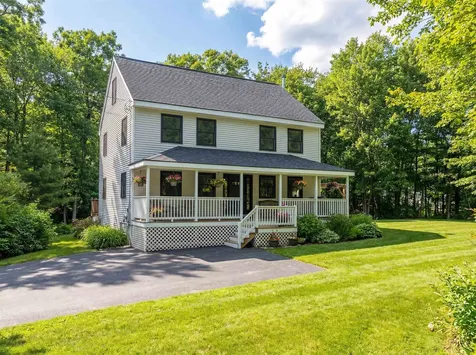 162 Lakeside Oaks Drive Barrington NH 03825
