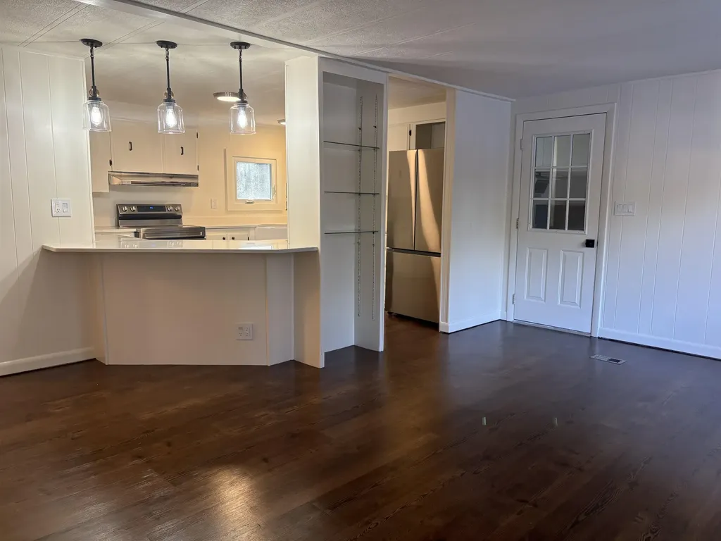 15 Edgewood Drive Hopkinton NH 03229