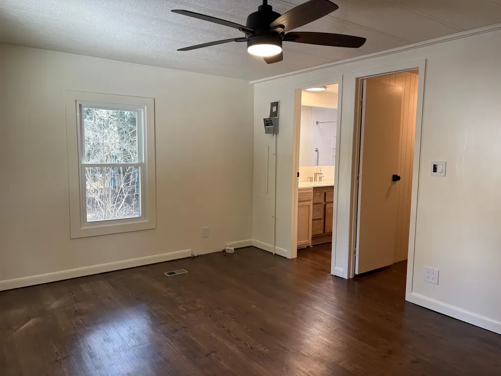 15 Edgewood Drive Hopkinton NH 03229