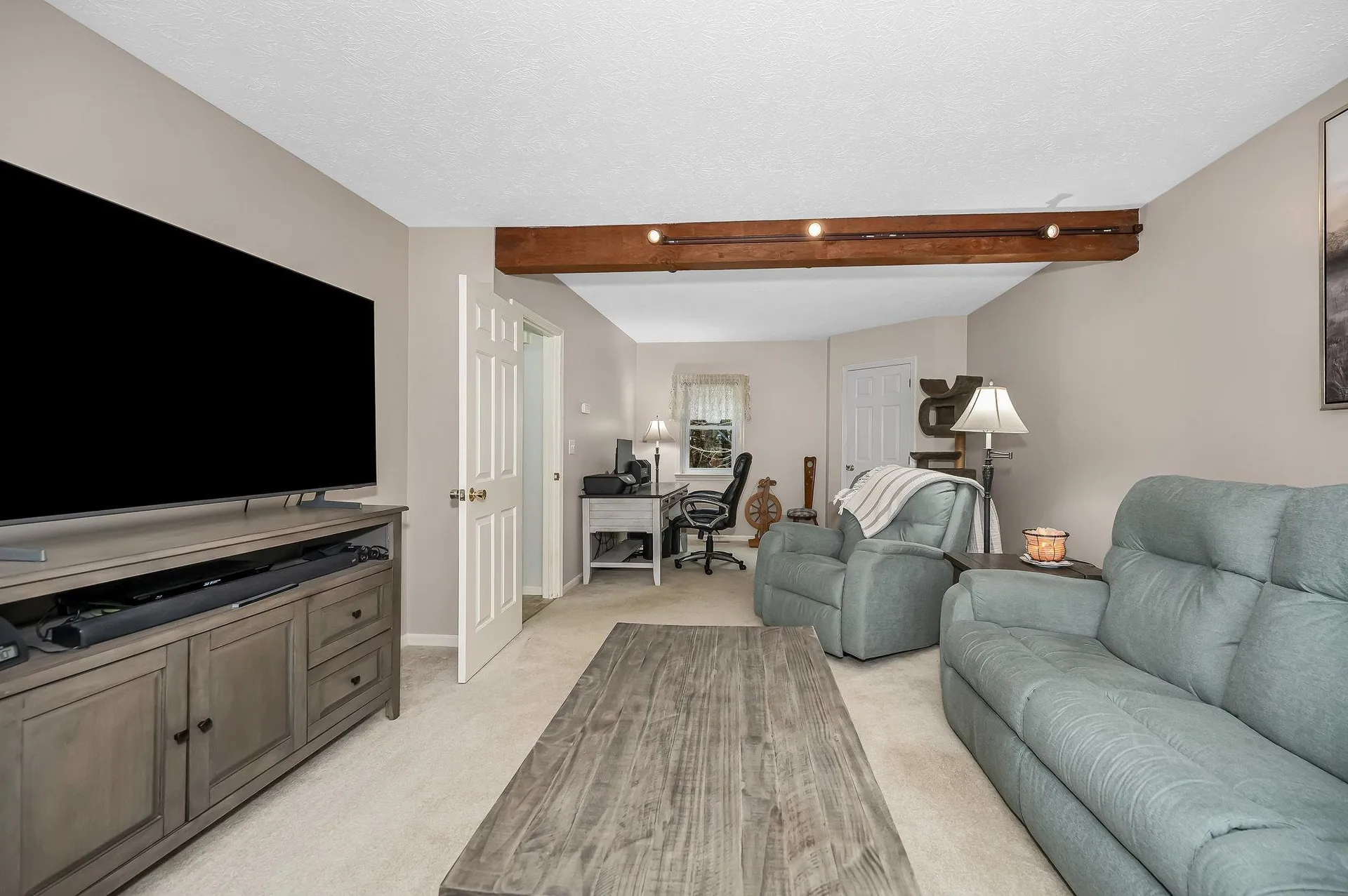11 Linden Street Hudson NH 03051
