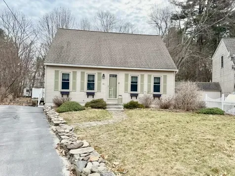 11 Linden Street Hudson NH 03051